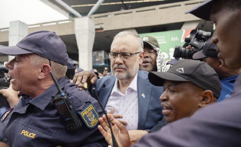 L&rsquo;insurrection silencieuse : Comment l&rsquo;idéologie de la justice sociale critique transforme les écoles américaines