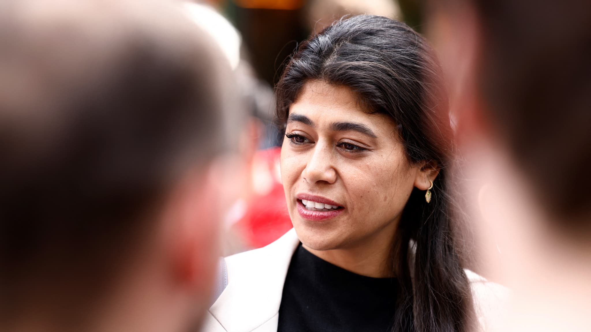 Rima Hassan et l&rsquo;énigme des substances : l&rsquo;avocat affirme qu&rsquo;aucun produit illicite n&rsquo;était présent