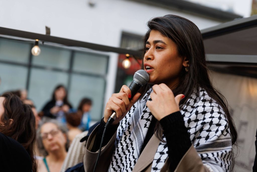 Rima Hassan expose une situation étrange : La 3MMC lui a été administrée sans qu’elle ne sache