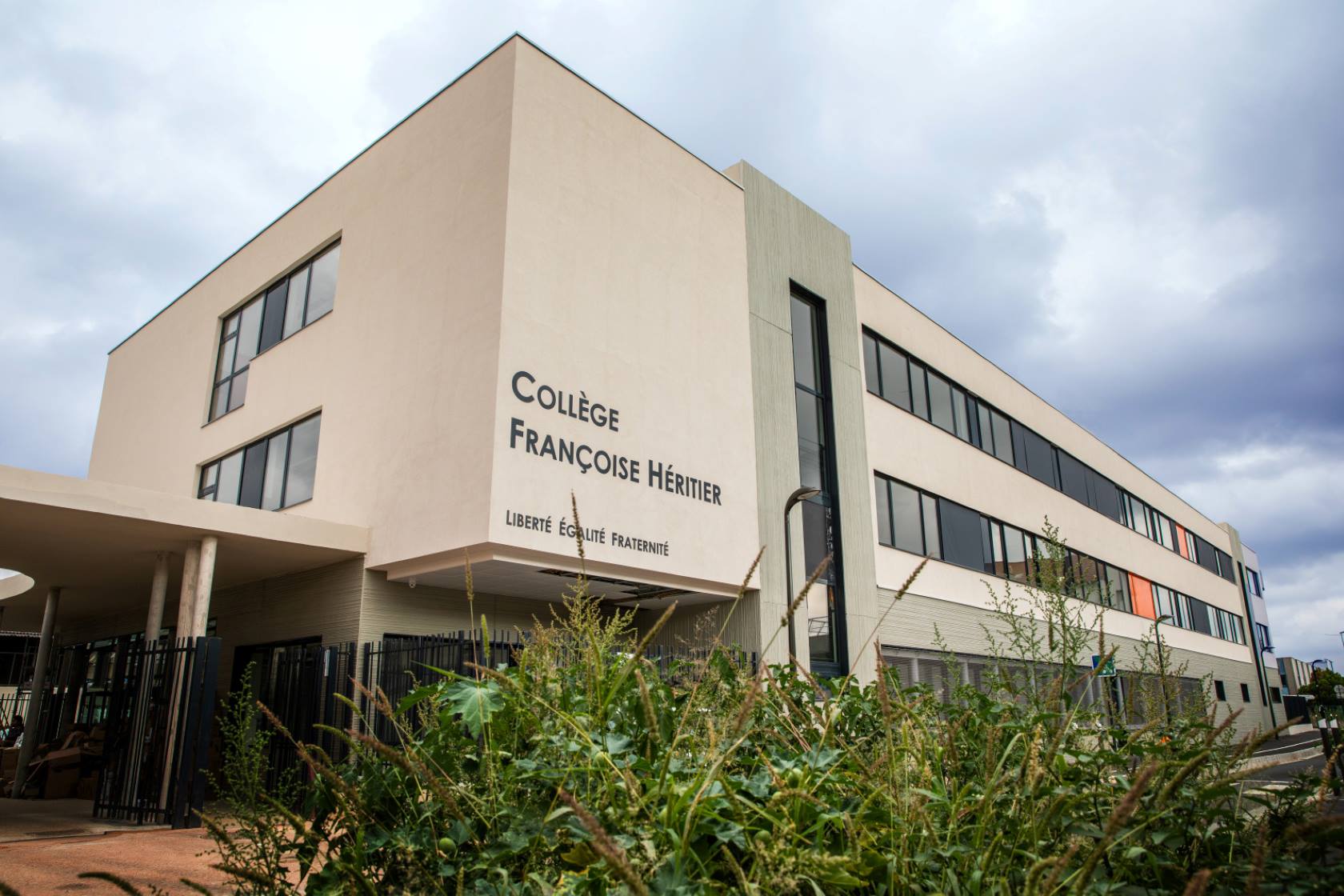 Le murmure racial devient affaire : Un doyen de 76 ans d’Noisy-le-Sec face à une plainte pour injure publique