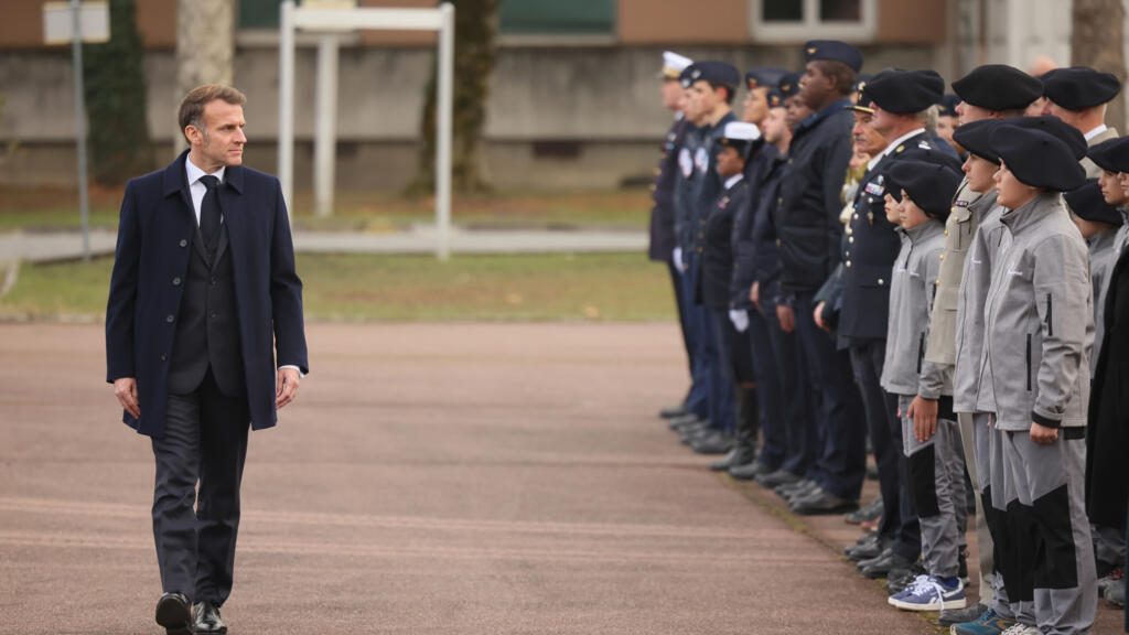 Un danger pour l’avenir des jeunes français : Le « service national » d’Emmanuel Macron ouvre la voie à une conscription généralisée