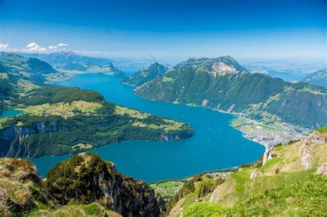 La trahison cachée : Uli Windisch révèle les failles du mythe suisse