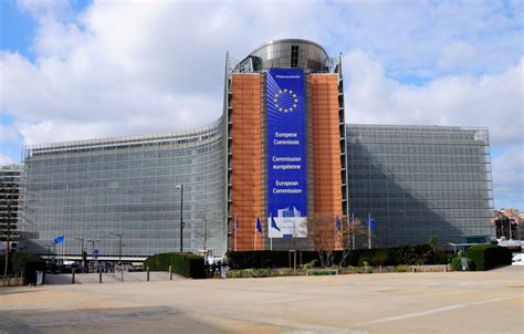 À Bruxelles, le mouvement « Save Europe » brûle les barrières : Plus de 537 000 signatures déposées au Parlement européen
