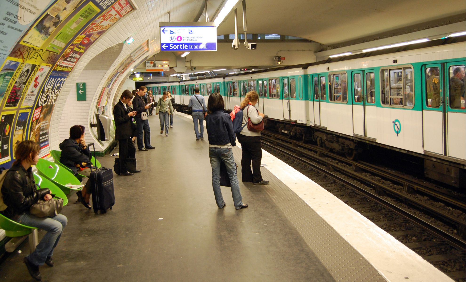 L&rsquo;erreur de 200 euros : un Parisien contrôlé pour une télévision dans le métro