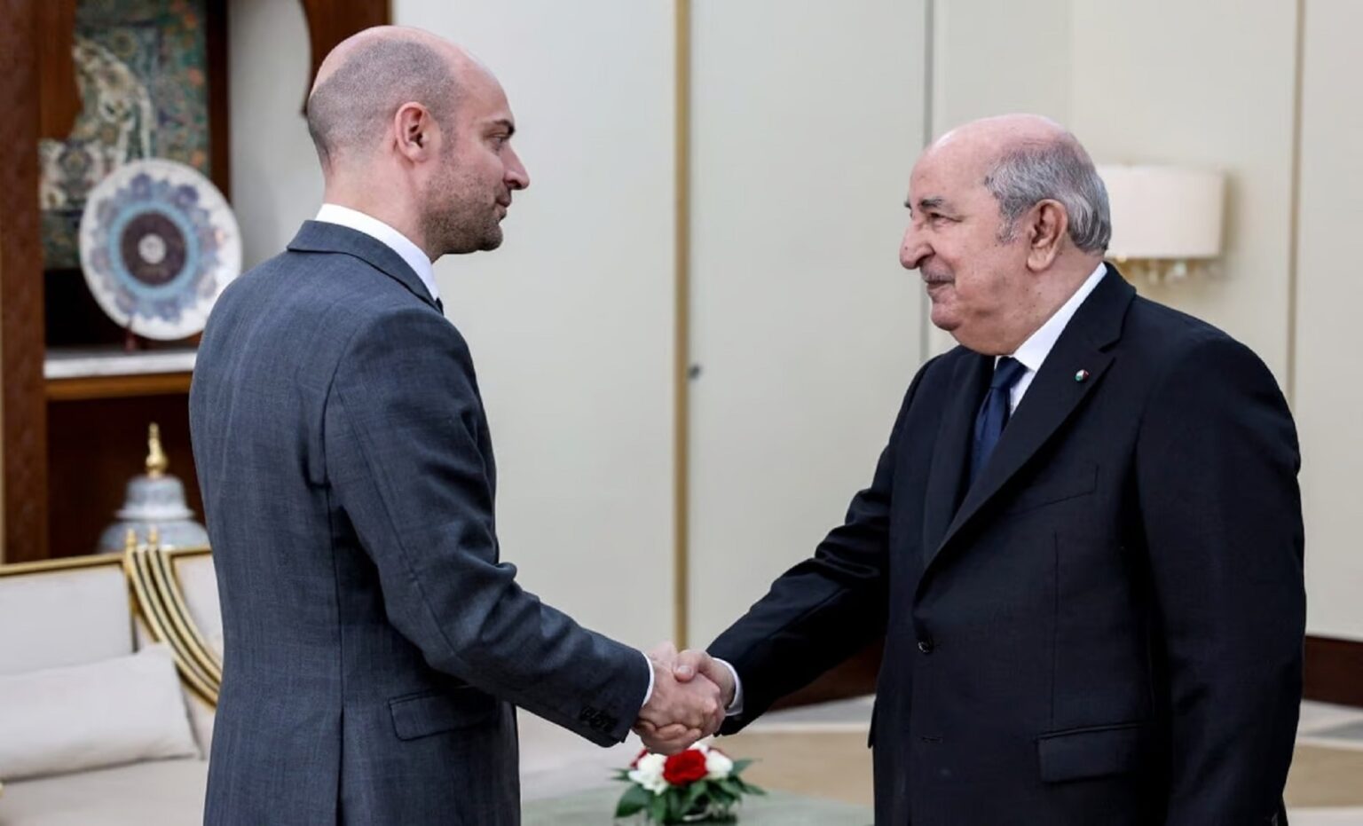 L&rsquo;ambassadeur français en Algérie fixe un objectif réaliste : 250 000 visas annuels pour relancer les relations bilatérales